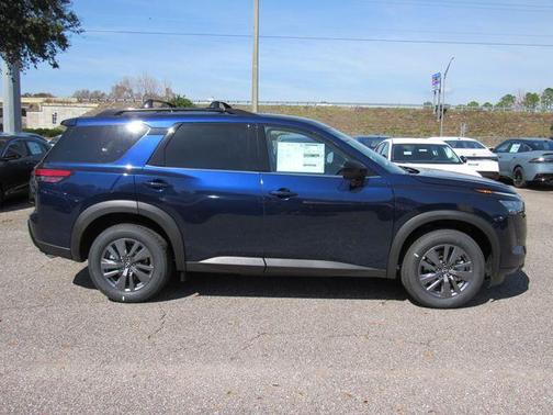 2026 Nissan Pathfinder SV