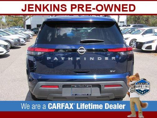 2024 Nissan Pathfinder SV