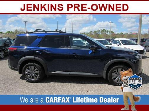 2024 Nissan Pathfinder SV