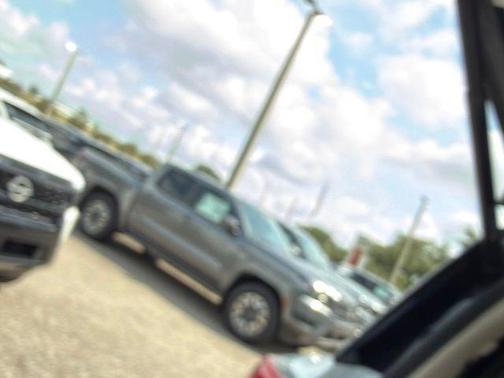 White / Black 2025 Nissan Pathfinder SL