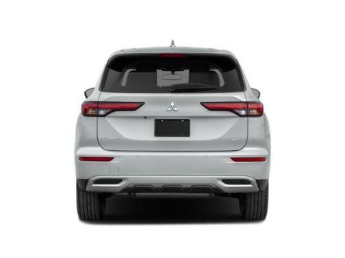 Labrador Black Pearl 2022 Mitsubishi Outlander SE