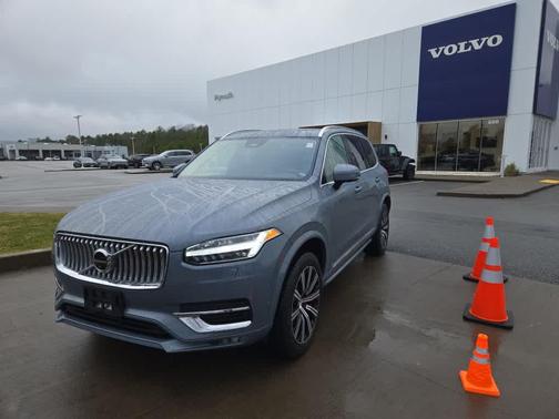 2023 Volvo XC90 B5 Plus