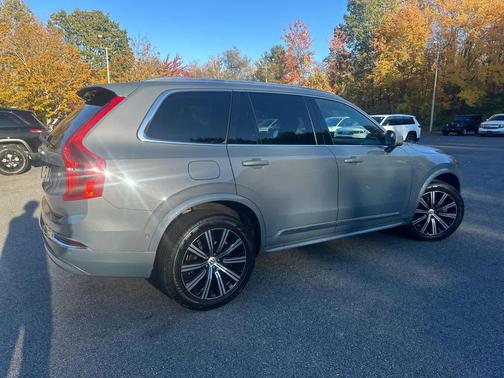 2023 Volvo XC90 B5 Plus