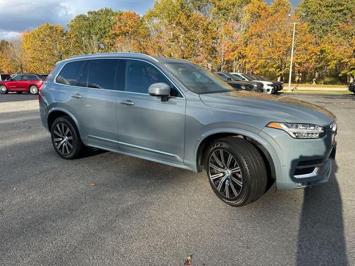 2023 Volvo XC90 B5 Plus