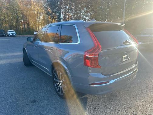 2023 Volvo XC90 B5 Plus