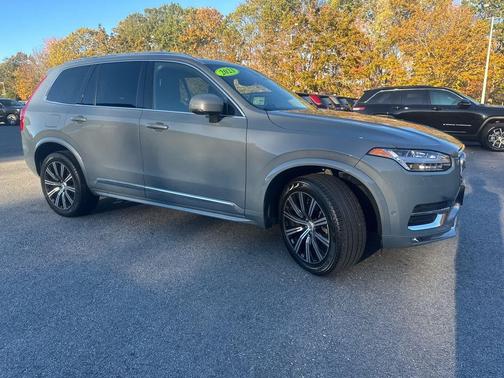 2023 Volvo XC90 B5 Plus