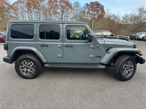 2026 Jeep Wrangler 4-Door Sahara 4x4
