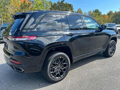 2025 Jeep Grand Cherokee Summit