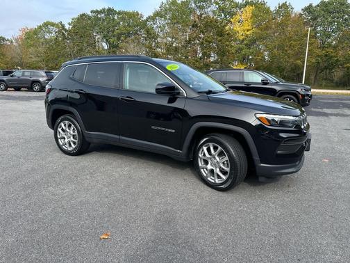 2022 Jeep Compass Latitude Lux