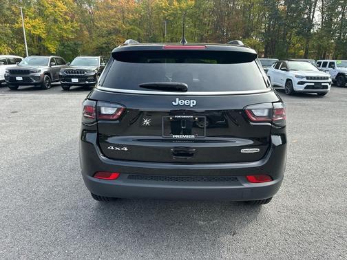 2022 Jeep Compass Latitude Lux
