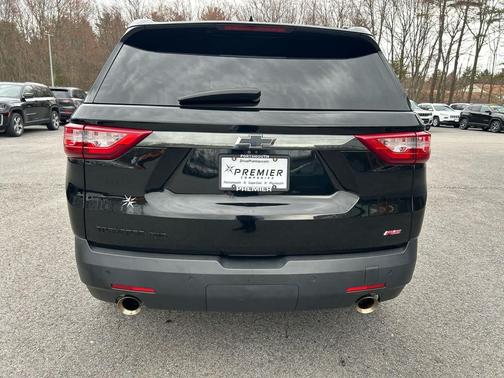 Mosaic Black Metallic 2021 Chevrolet Traverse RS