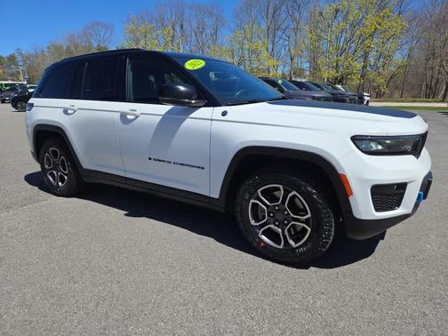 Bright White Clearcoat 2022 Jeep Grand Cherokee 4xe Trailhawk