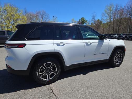 Bright White Clearcoat 2022 Jeep Grand Cherokee 4xe Trailhawk