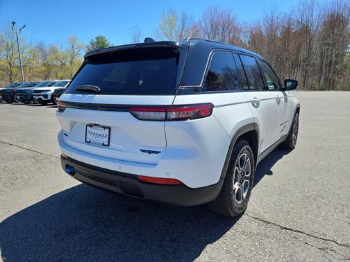 Bright White Clearcoat 2022 Jeep Grand Cherokee 4xe Trailhawk
