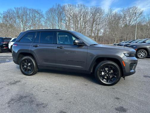 2025 Jeep Grand Cherokee Altitude