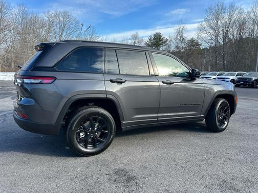 2025 Jeep Grand Cherokee Altitude