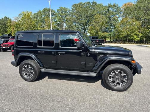 2025 Jeep Wrangler 4-Door Sahara 4x4