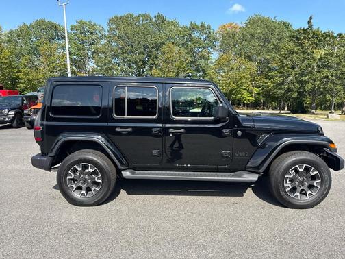 2025 Jeep Wrangler 4-Door Sahara 4x4