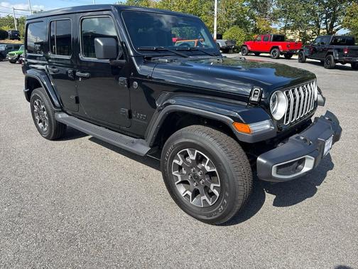 2025 Jeep Wrangler 4-Door Sahara 4x4
