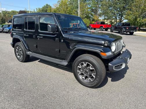 2025 Jeep Wrangler 4-Door Sahara 4x4