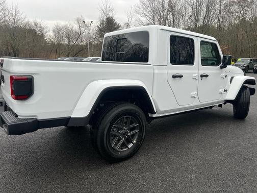 2026 Jeep Gladiator Sport S