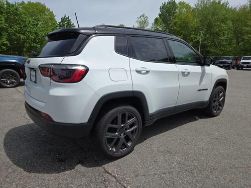 Bright White Clearcoat 2026 Jeep Compass Limited