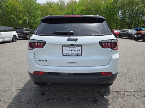 Bright White Clearcoat 2026 Jeep Compass Limited
