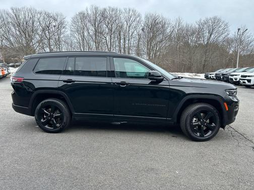 Diamond Black Crystal Pearlcoat 2025 Jeep Grand Cherokee L Limited