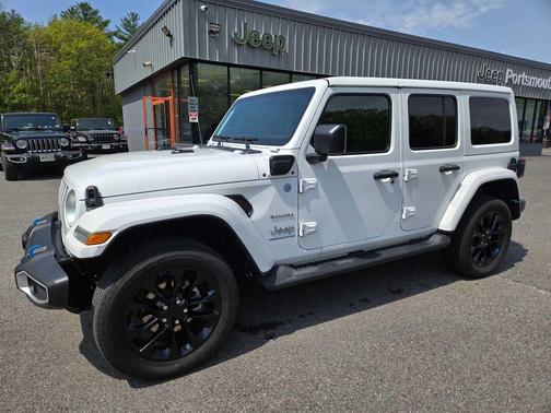Bright White Clearcoat 2023 Jeep Wrangler 4xe Sahara