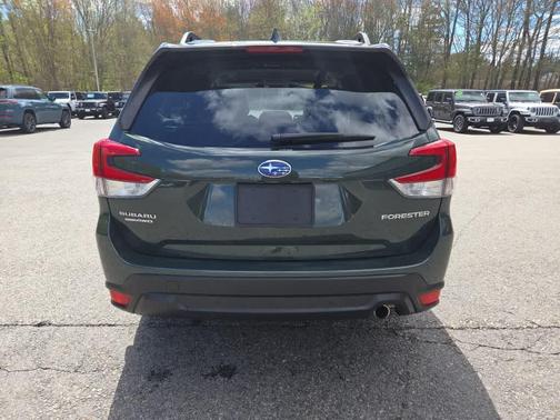 Cascade Green Silica 2023 Subaru Forester Limited