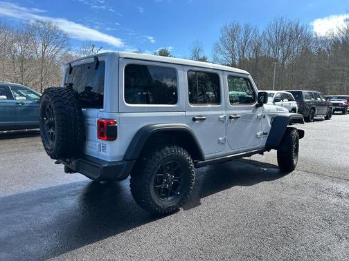 Bright White Clearcoat 2026 Jeep Wrangler Willys
