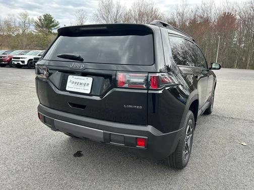 Diamond Black Crystal Pearlcoat 2026 Jeep Cherokee Limited