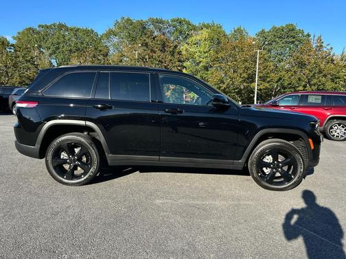 2025 Jeep Grand Cherokee Altitude