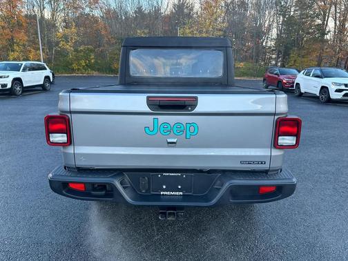2021 Jeep Gladiator Sport