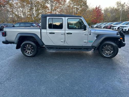 2021 Jeep Gladiator Sport