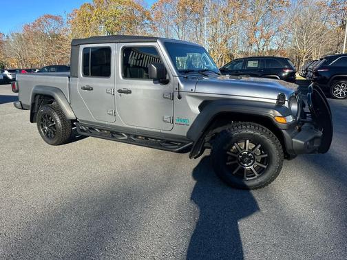 2021 Jeep Gladiator Sport