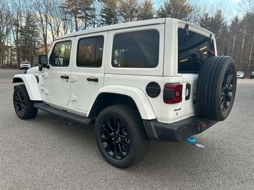 Bright White Clearcoat 2023 Jeep Wrangler 4xe Sahara
