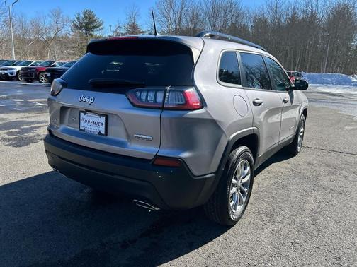 2022 Jeep Cherokee Latitude Lux