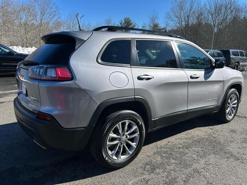 2022 Jeep Cherokee Latitude Lux