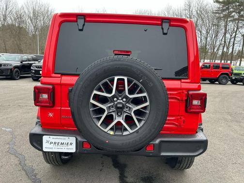 2026 Jeep Wrangler 4-Door Sahara 4x4