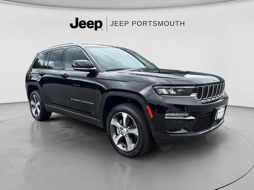 Diamond Black Crystal Pearlcoat 2023 Jeep Grand Cherokee 4xe Base
