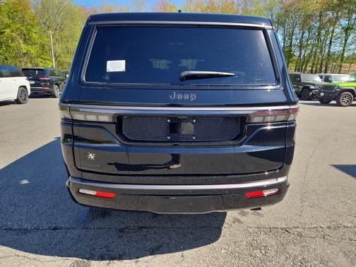 High Gloss Black 2026 Jeep Grand Wagoneer Limited Altitude 4x4