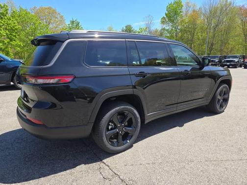 Diamond Black Crystal Pearlcoat 2026 Jeep Grand Cherokee L Limited