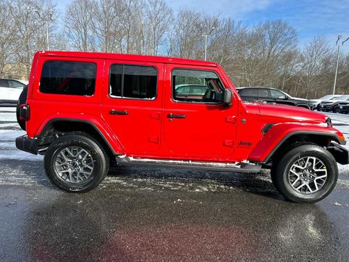 2026 Jeep Wrangler 4-Door Sahara 4x4