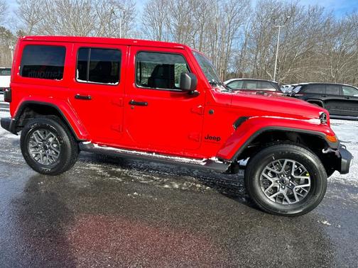 2026 Jeep Wrangler 4-Door Sahara 4x4