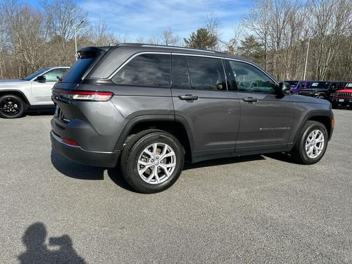 Baltic Gray Metallic Clearcoat 2022 Jeep Grand Cherokee Limited