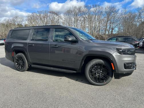 Baltic Gray Metallic Clearcoat 2025 Jeep Wagoneer L Series II Carbide 4x4
