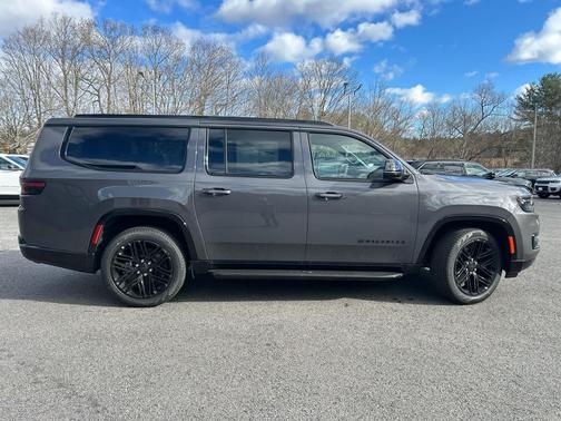 Baltic Gray Metallic Clearcoat 2025 Jeep Wagoneer L Series II Carbide 4x4