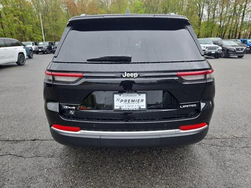 Diamond Black Crystal Pearlcoat 2026 Jeep Grand Cherokee Limited