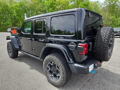 Black Clearcoat 2023 Jeep Wrangler 4xe Rubicon